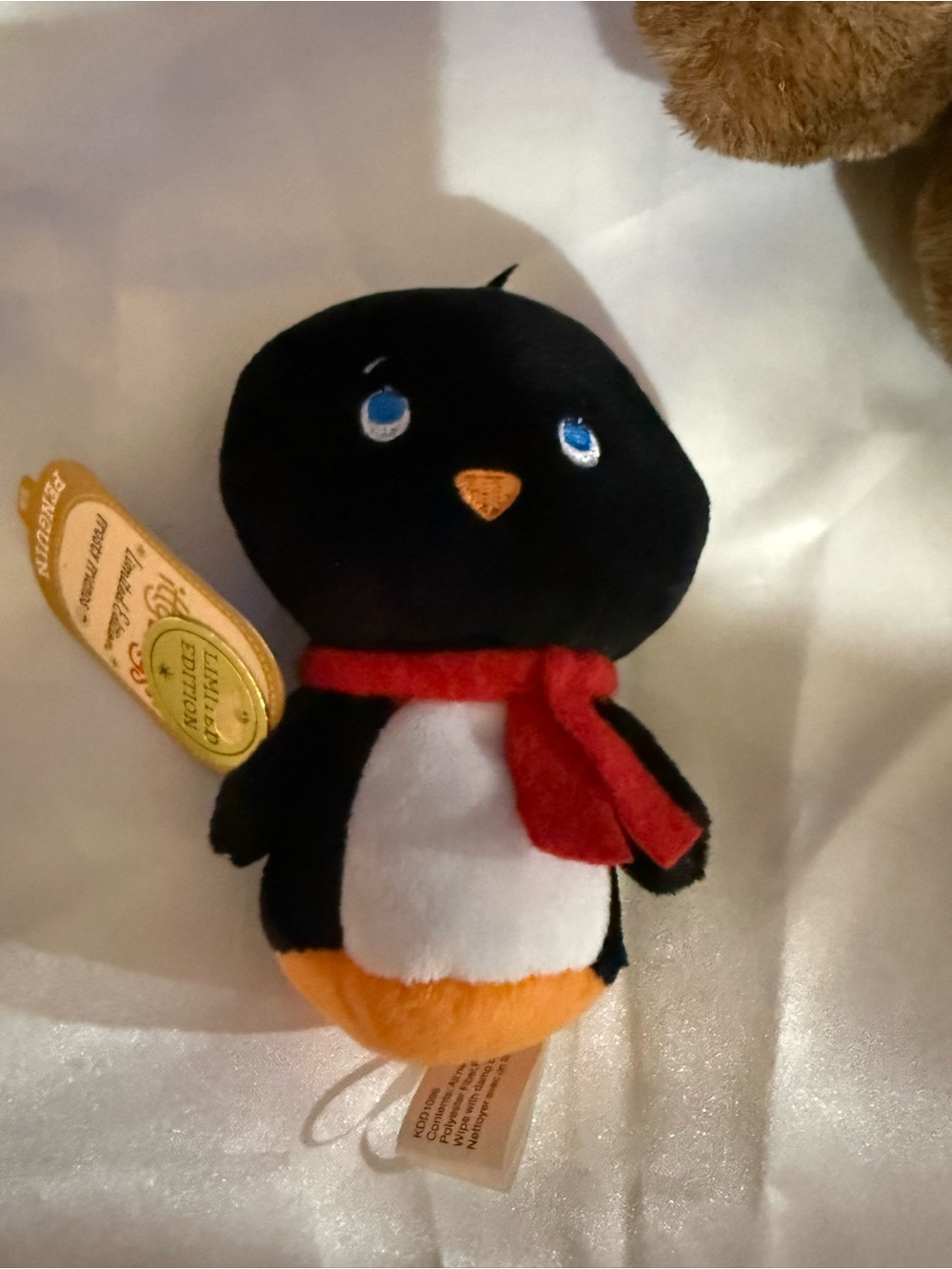 Hallmark Frosty Friends itty bittys Penguin Plush Limited Edition 1999 Mini